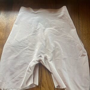 Skims Sheer Sculpt Low Back Short